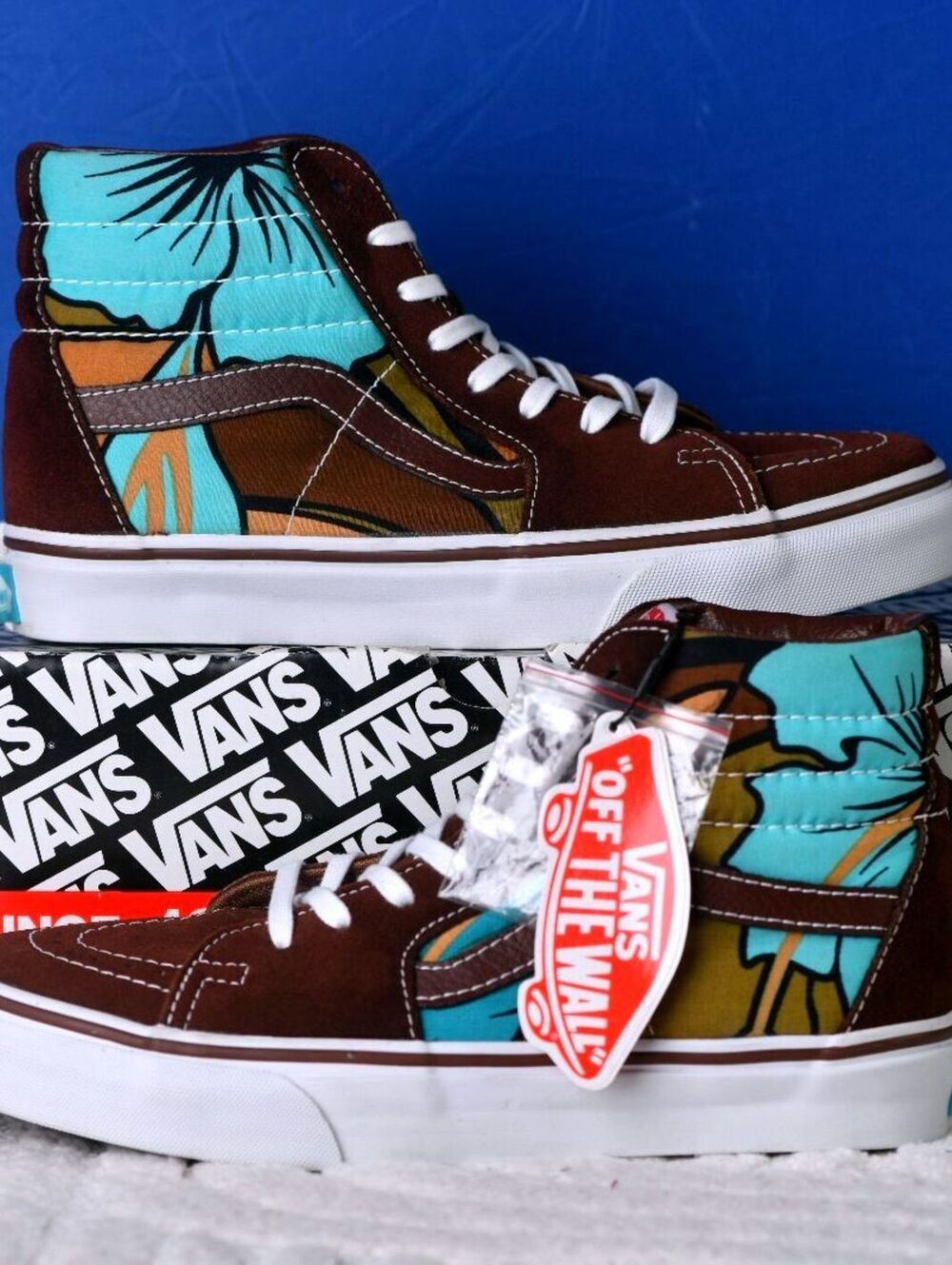 New! Size: 6.5 Women/5 Men | Vans SK8-Hi Lucky Girl Print